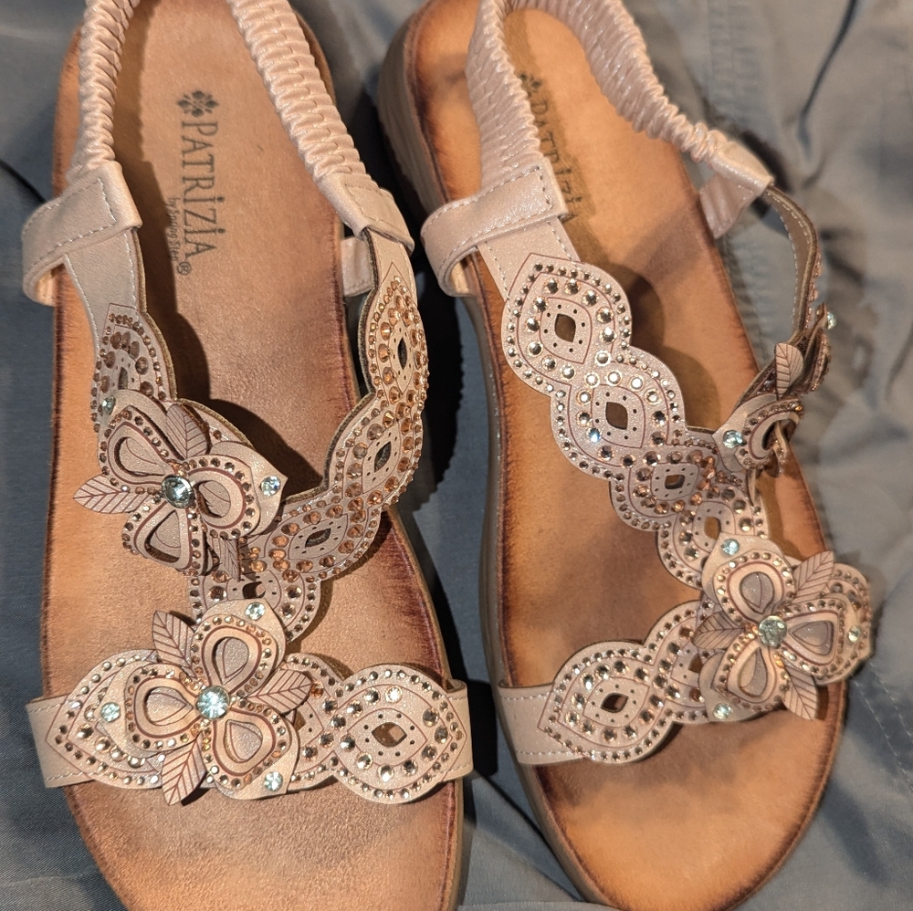 Patrizia Embellished Floral T-Strap Sandals in Blush Pink - Picture 4 of 4